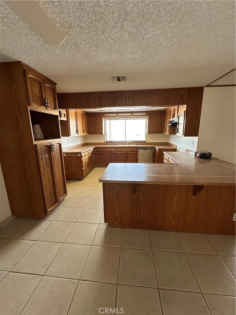 7515 Peach Hesperia, CA 92345