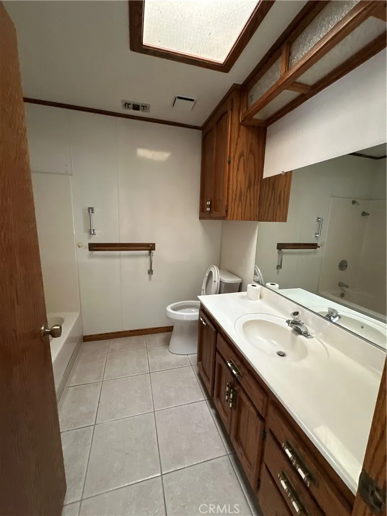 7515 Peach Hesperia, CA 92345