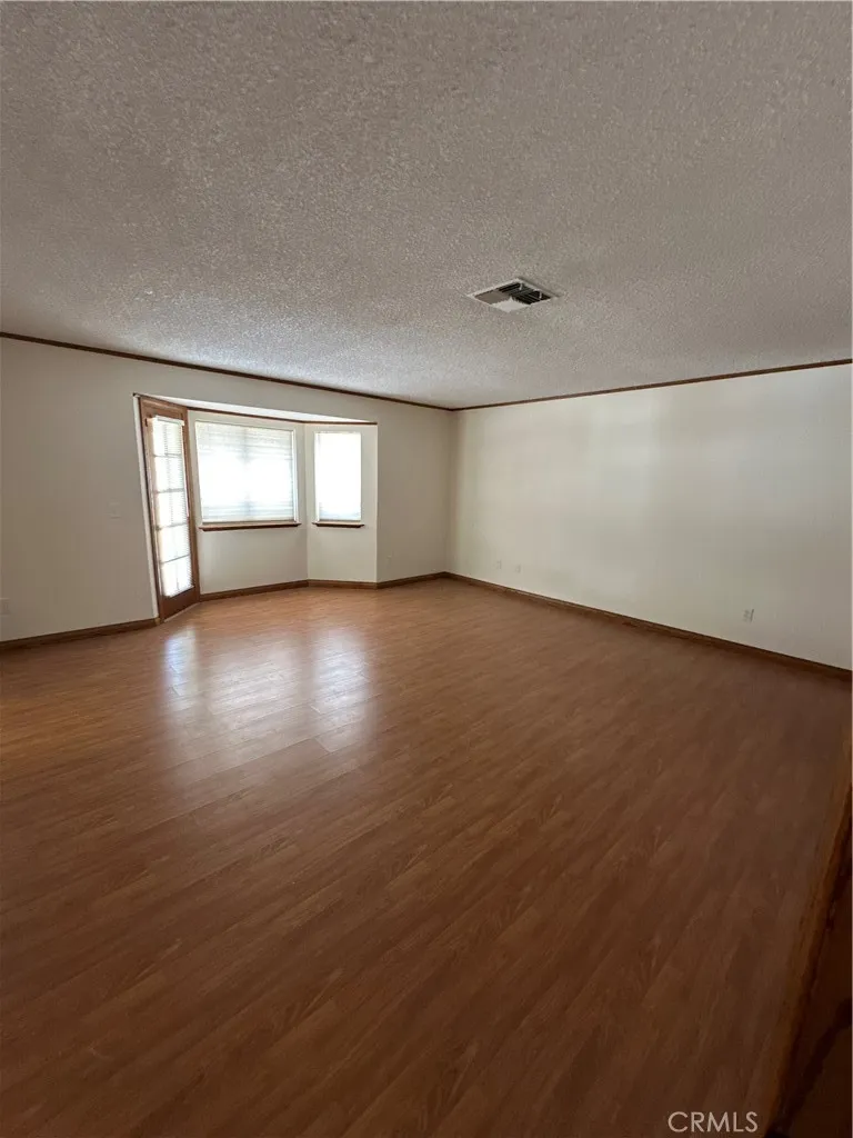 7515 Peach Hesperia, CA 92345