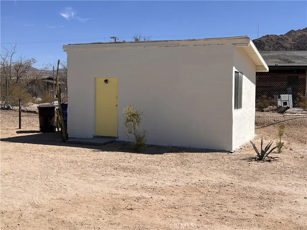 6857 Split Rock 29 Palms, CA 92277