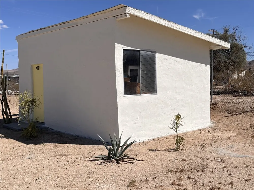 6857 Split Rock 29 Palms, CA 92277