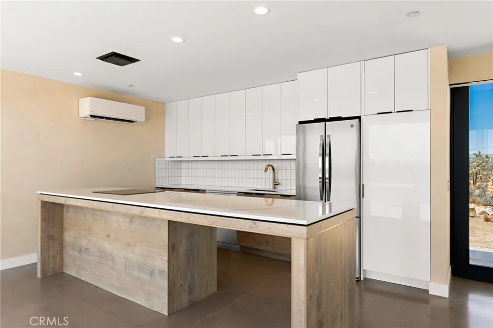 3631 Lucerne Vista Yucca Valley, CA 92284