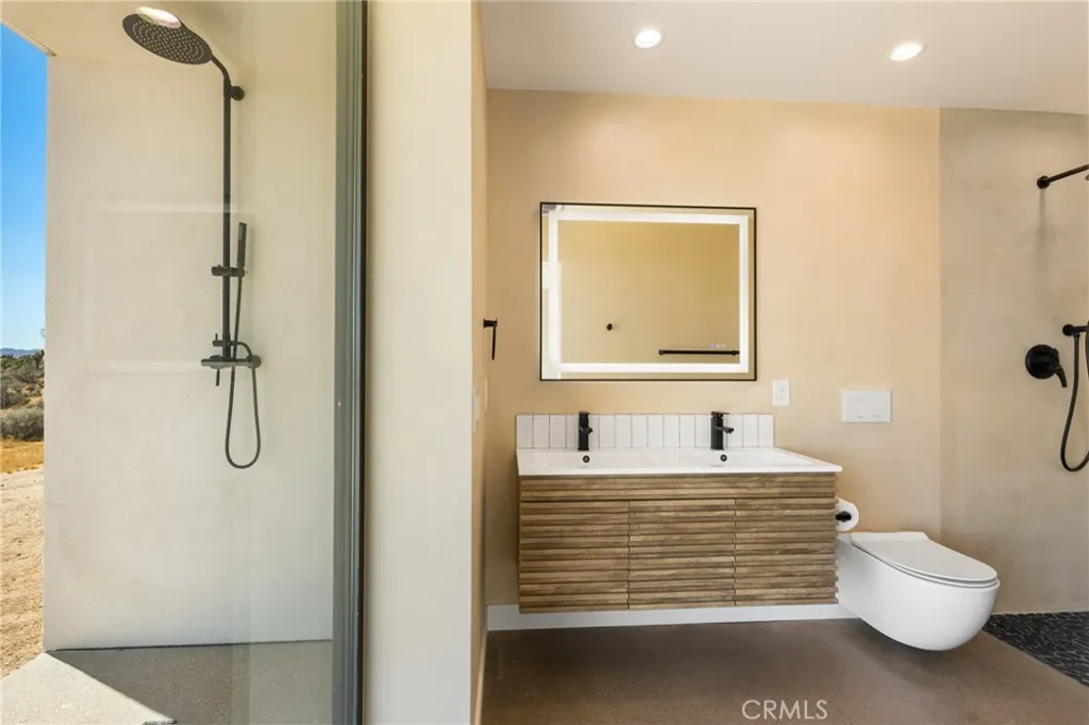 3631 Lucerne Vista Yucca Valley, CA 92284