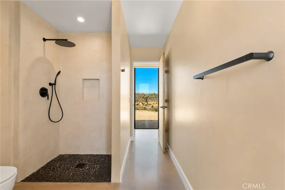 3631 Lucerne Vista Yucca Valley, CA 92284