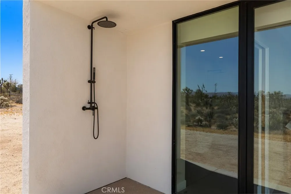 3631 Lucerne Vista Yucca Valley, CA 92284