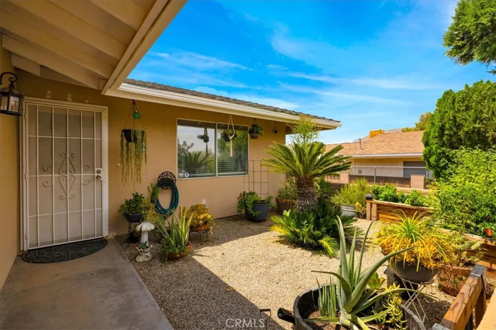 7562 Acoma Trail Yucca Valley, CA 92284