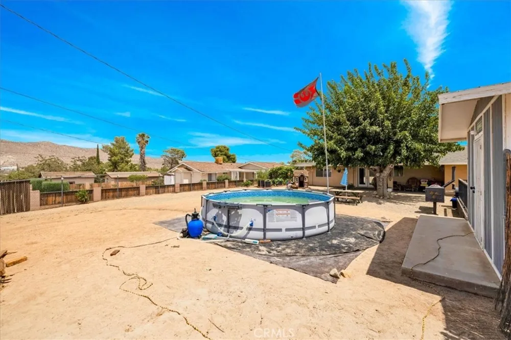 7562 Acoma Trail Yucca Valley, CA 92284