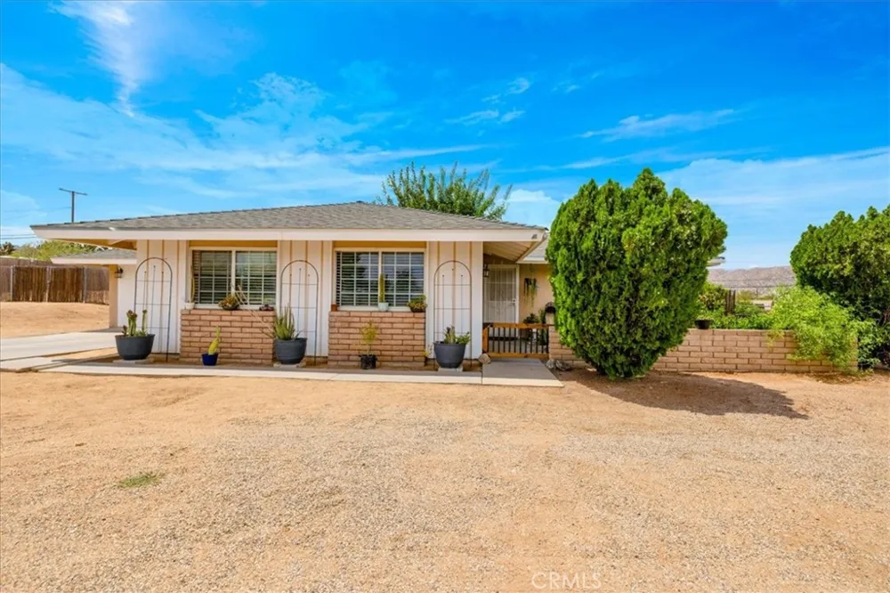 7562 Acoma Trail Yucca Valley, CA 92284