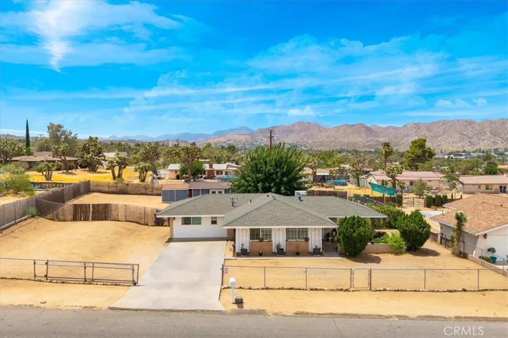 7562 Acoma Trail Yucca Valley, CA 92284