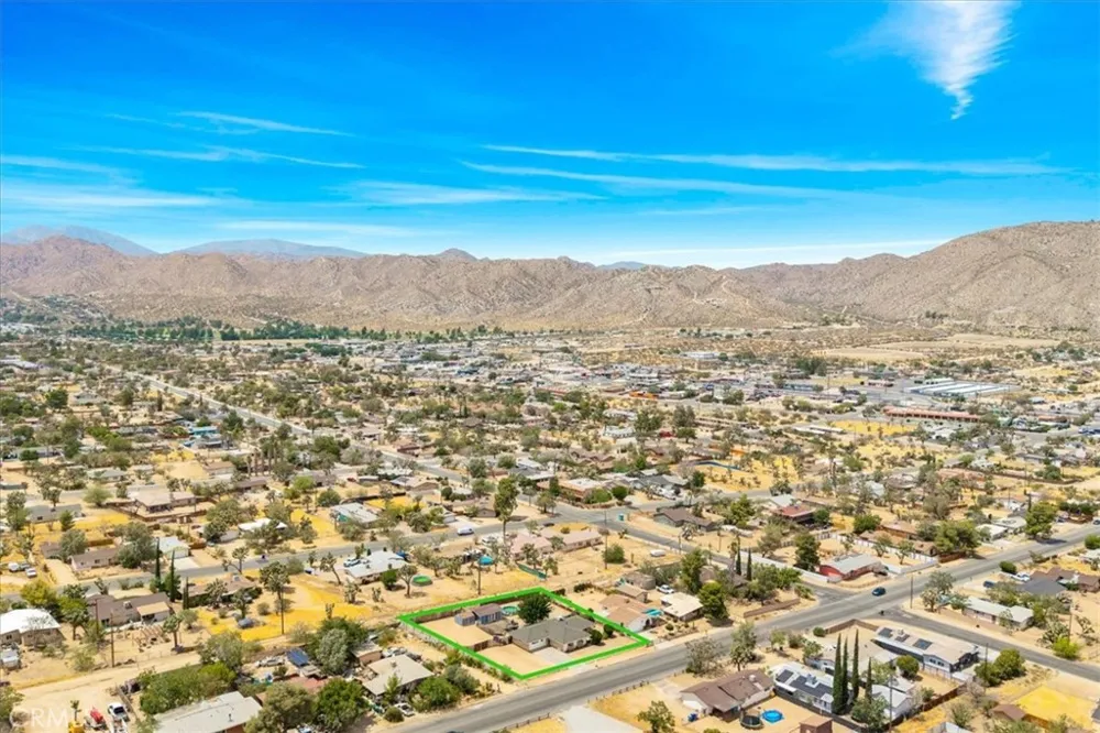 7562 Acoma Trail Yucca Valley, CA 92284