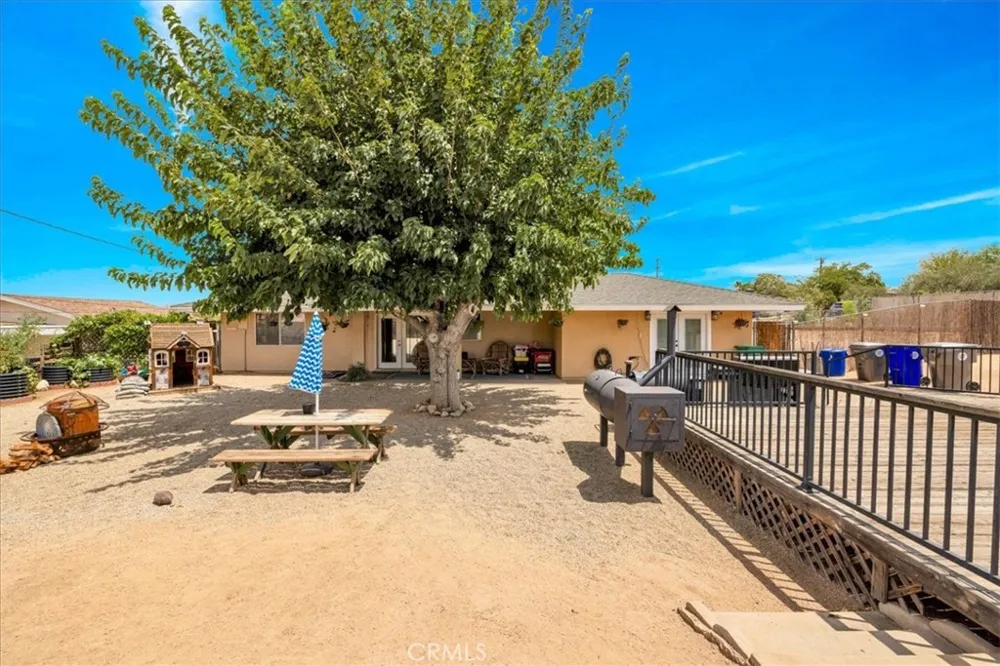 7562 Acoma Trail Yucca Valley, CA 92284