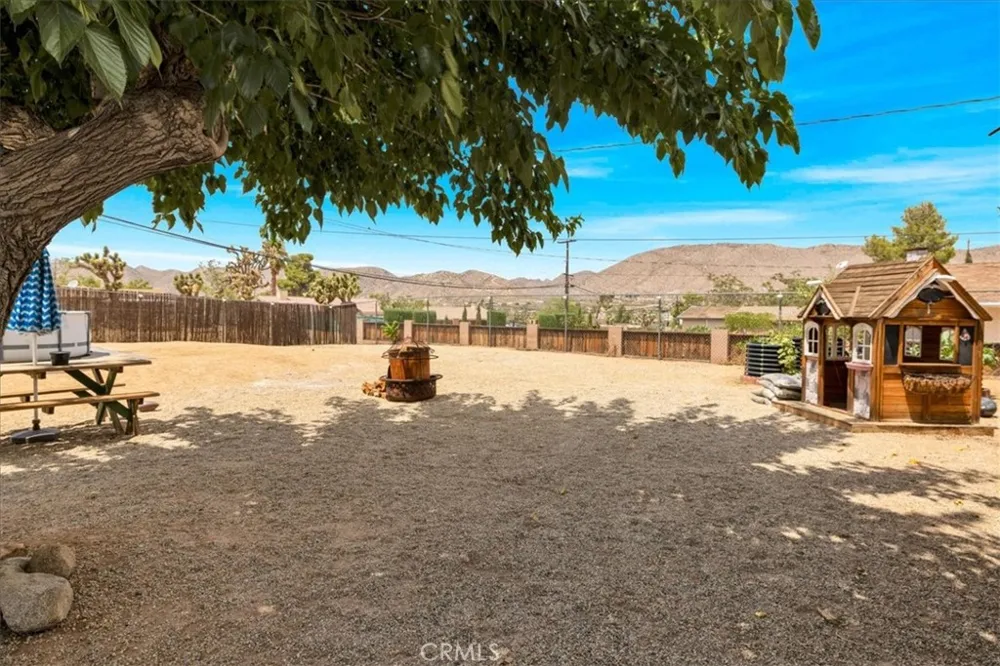 7562 Acoma Trail Yucca Valley, CA 92284