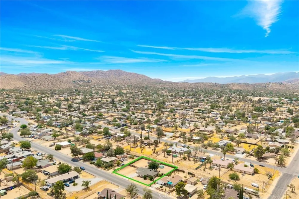 7562 Acoma Trail Yucca Valley, CA 92284