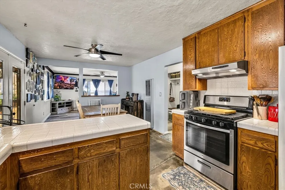 7562 Acoma Trail Yucca Valley, CA 92284