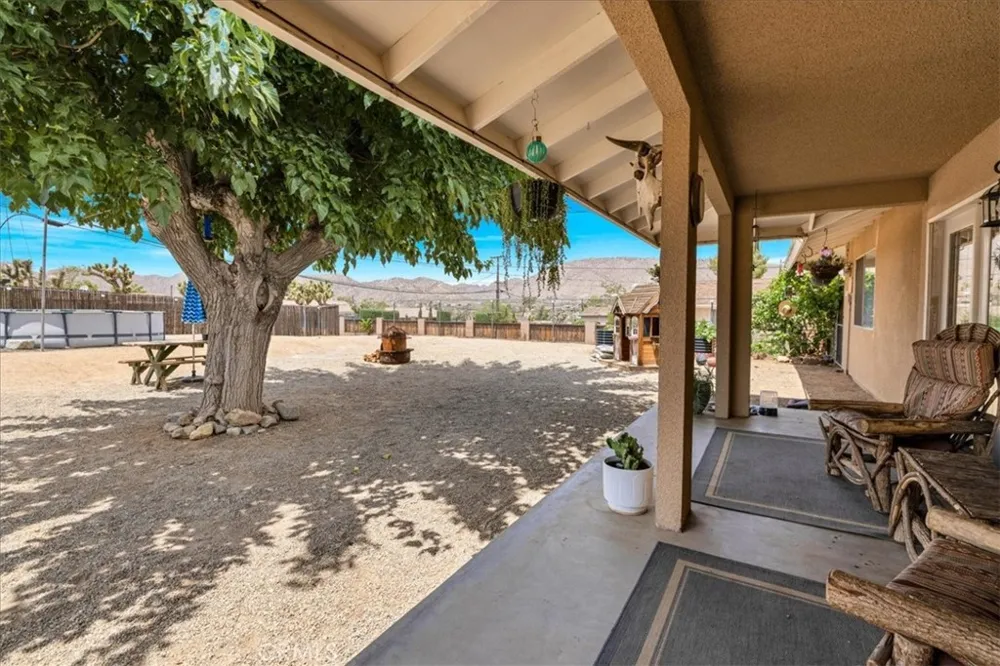 7562 Acoma Trail Yucca Valley, CA 92284