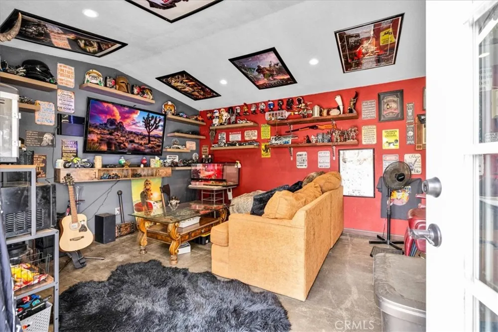 7562 Acoma Trail Yucca Valley, CA 92284