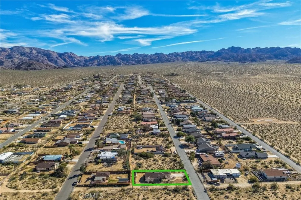 6543 Ivanpah 29 Palms, CA 92277