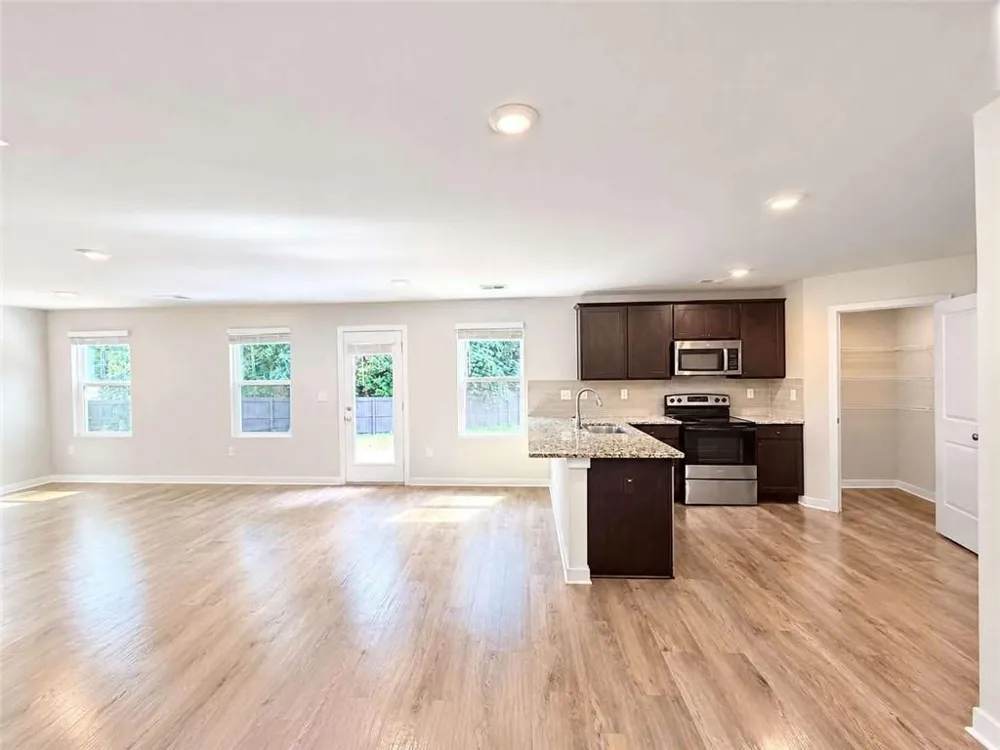 403 Limerick Way Hampton, GA 30228