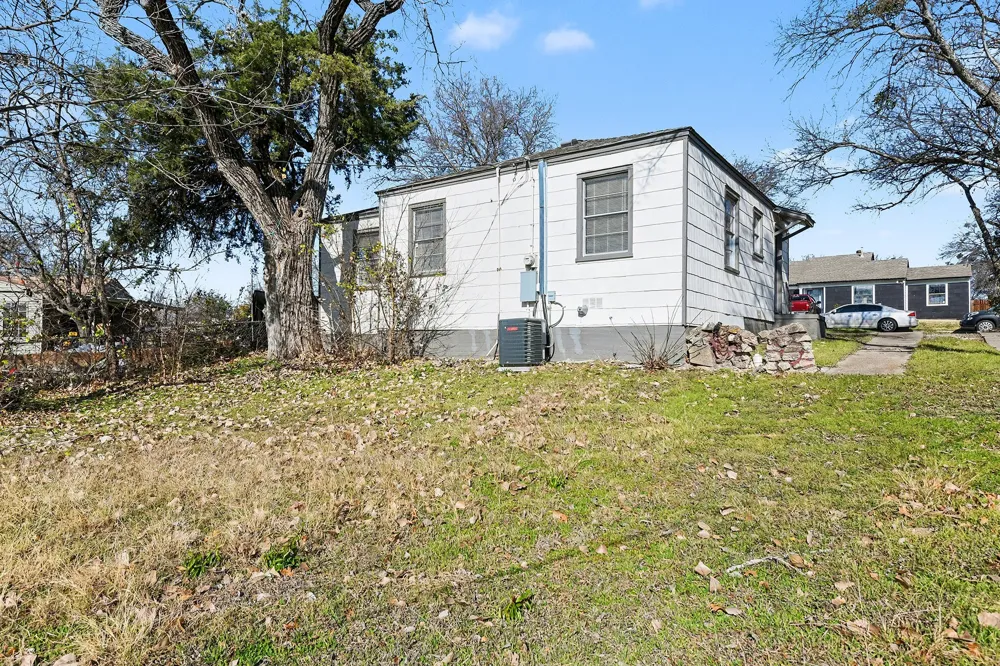 5129 Penrod Court River Oaks, TX 76114