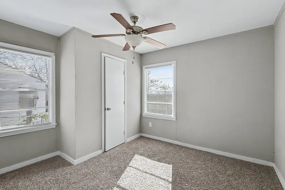 5129 Penrod Court River Oaks, TX 76114