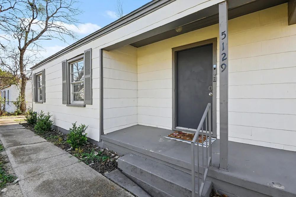 5129 Penrod Court River Oaks, TX 76114