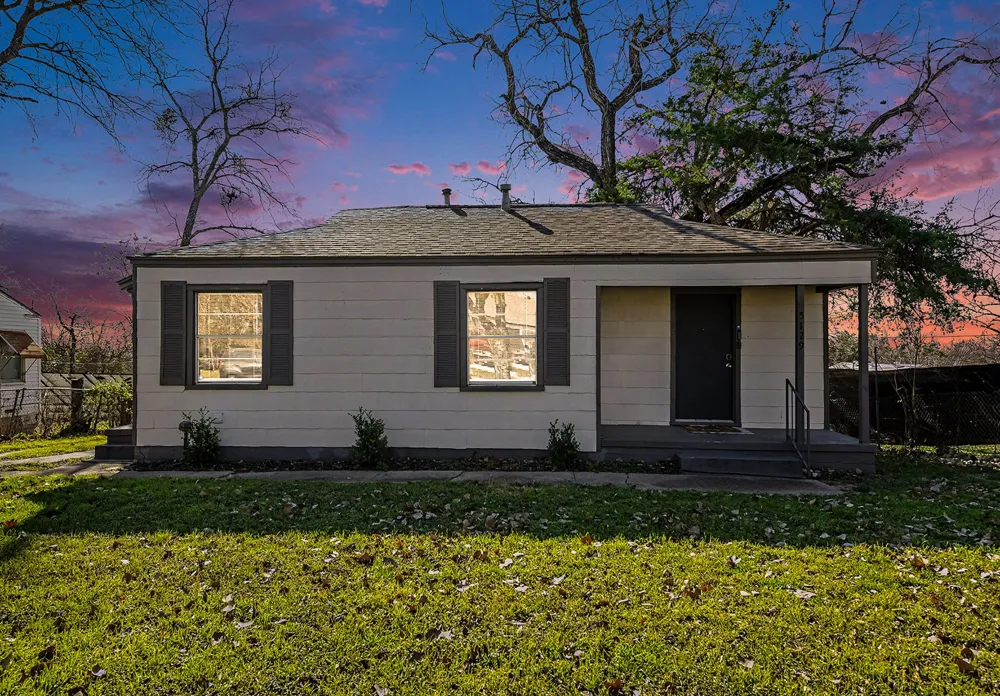 5129 Penrod Court River Oaks, TX 76114