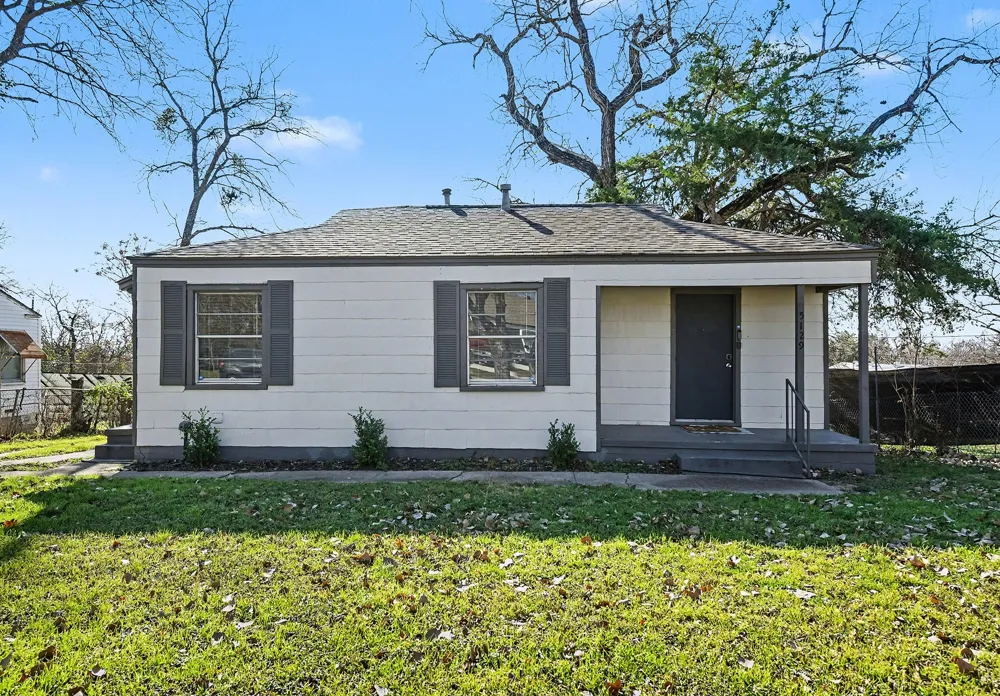 5129 Penrod Court River Oaks, TX 76114