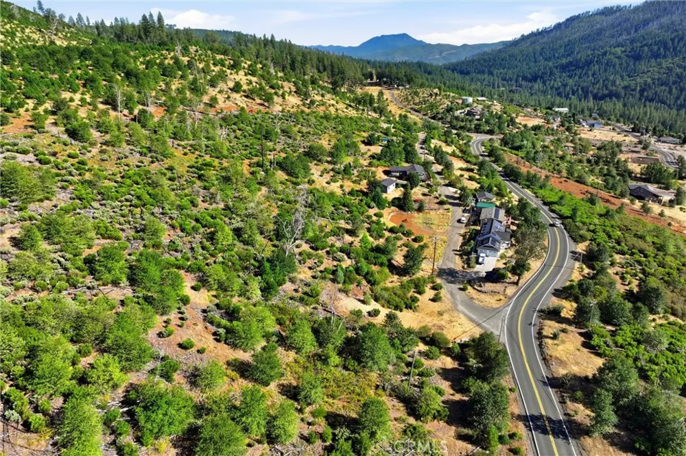 15250 Evergreen Cobb, CA 95426