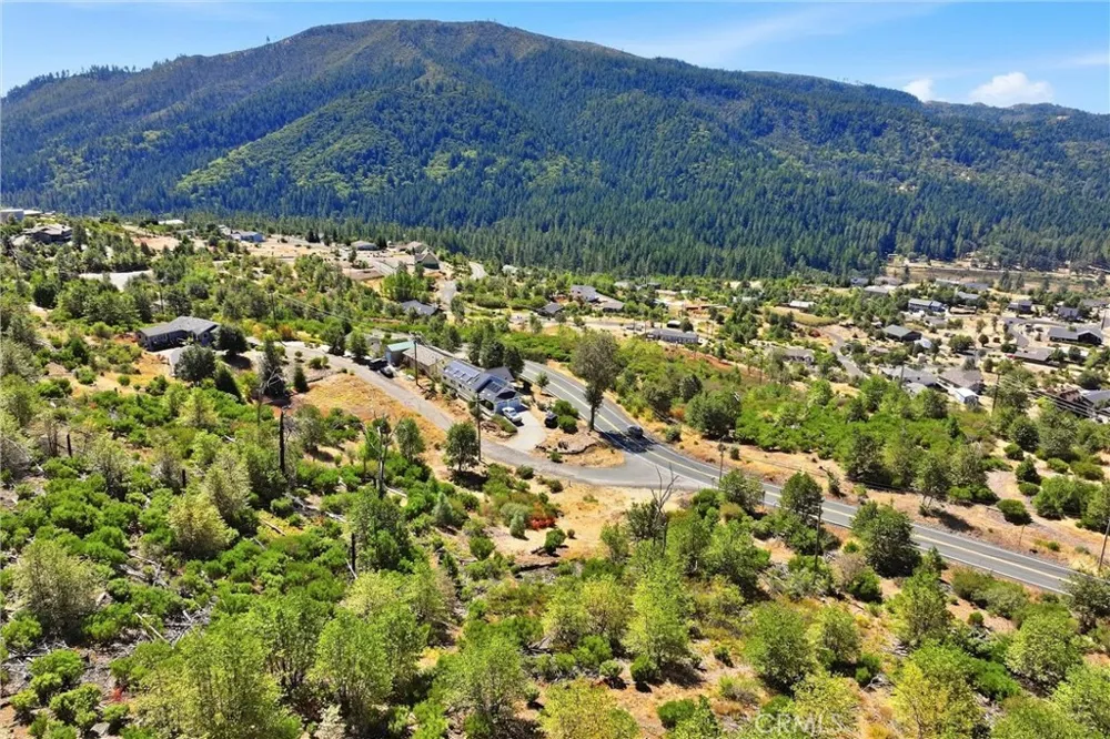 15250 Evergreen Cobb, CA 95426