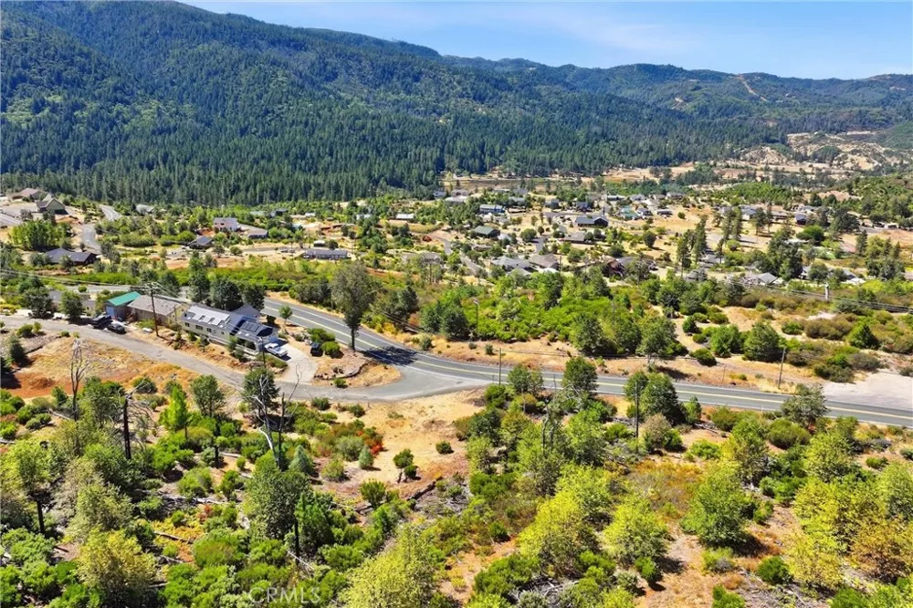 15250 Evergreen Cobb, CA 95426