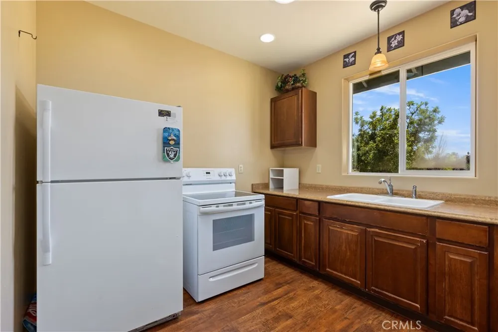 3345 Ackley Road Lakeport, CA 95453