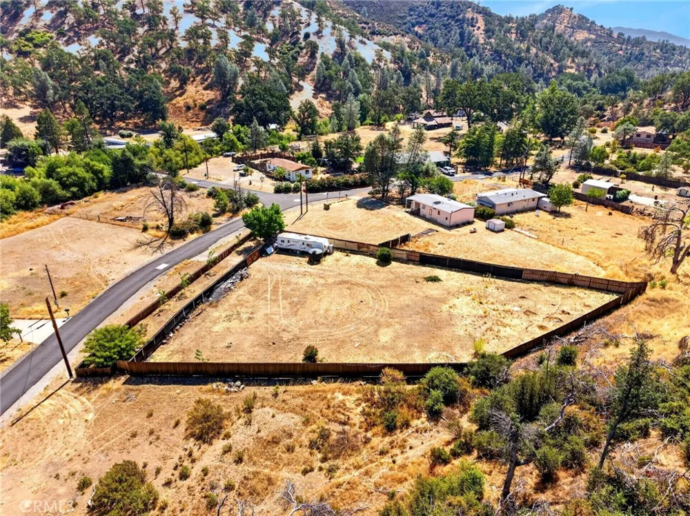 3865 Spring Valley Clearlake Oaks, CA 95423