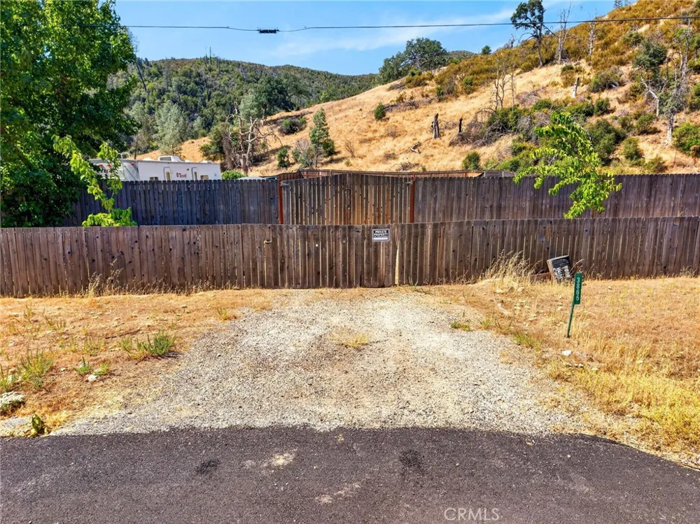 3865 Spring Valley Clearlake Oaks, CA 95423