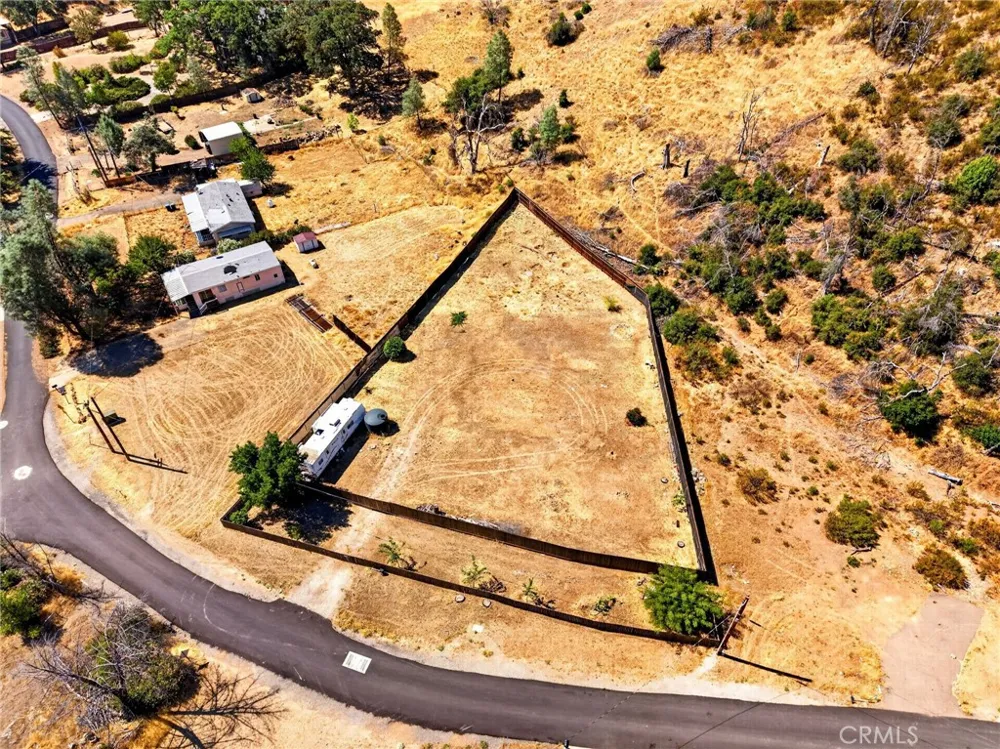 3865 Spring Valley Clearlake Oaks, CA 95423
