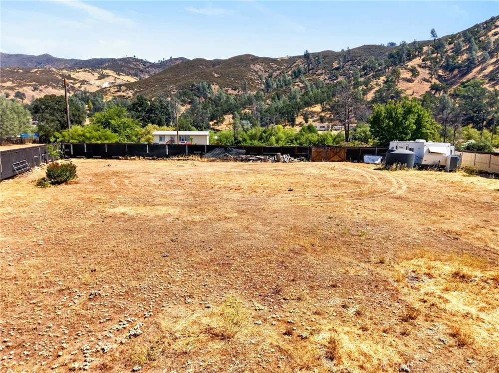 3865 Spring Valley Clearlake Oaks, CA 95423