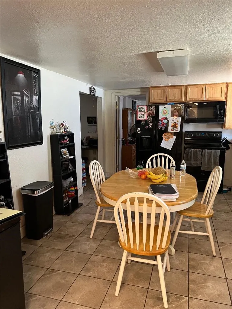 13980 Manakee Avenue Clearlake, CA 95422