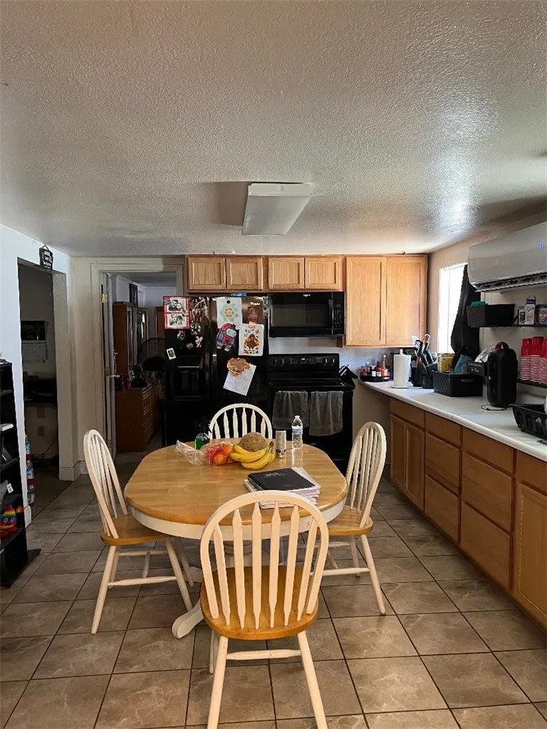 13980 Manakee Avenue Clearlake, CA 95422