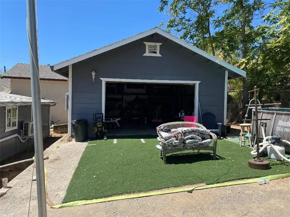 13980 Manakee Avenue Clearlake, CA 95422