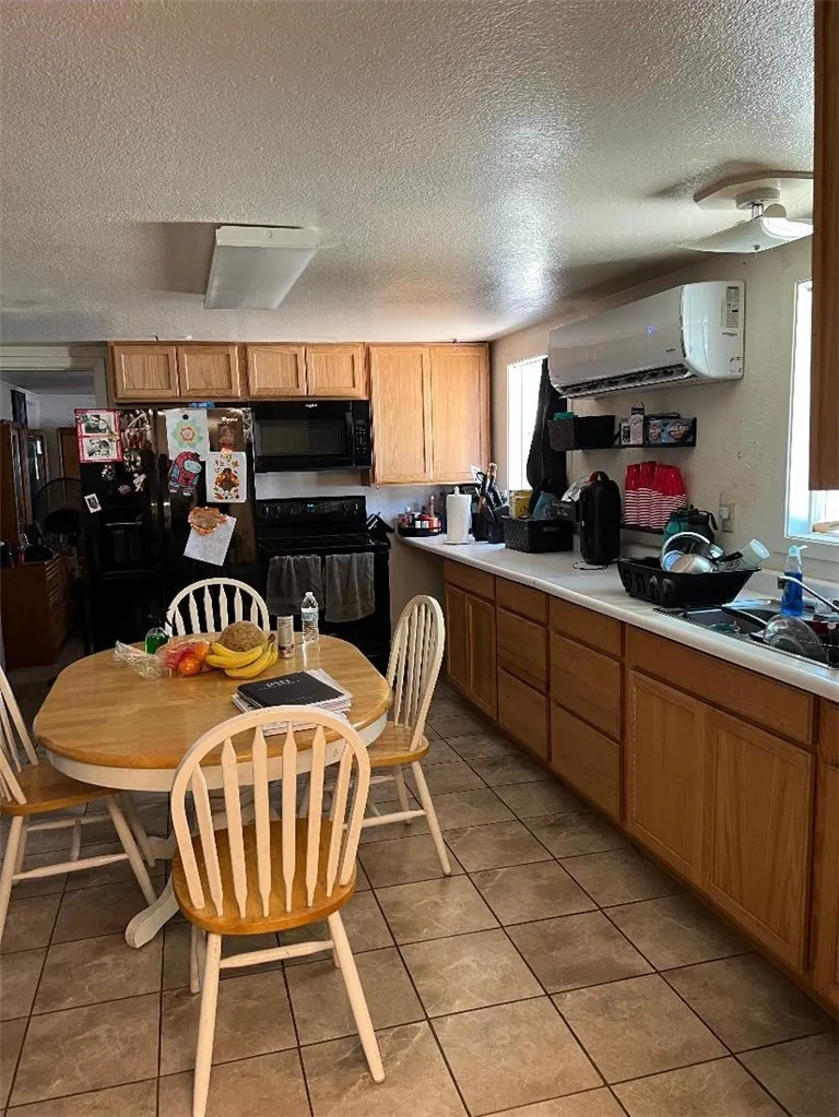 13980 Manakee Avenue Clearlake, CA 95422