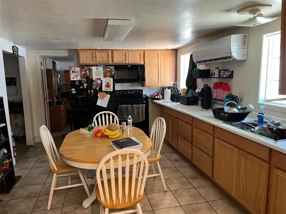 13980 Manakee Avenue Clearlake, CA 95422