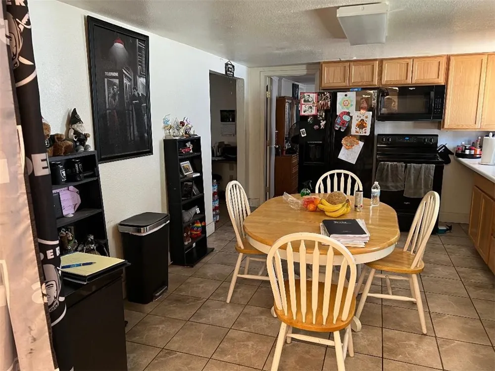 13980 Manakee Avenue Clearlake, CA 95422