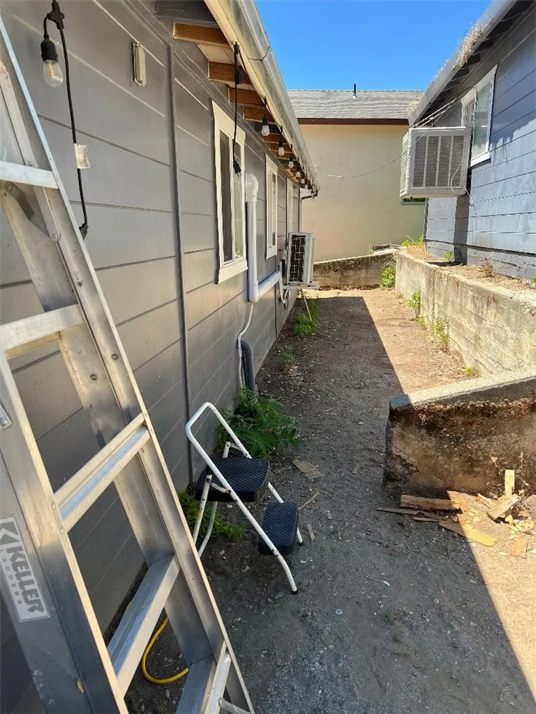 13980 Manakee Avenue Clearlake, CA 95422