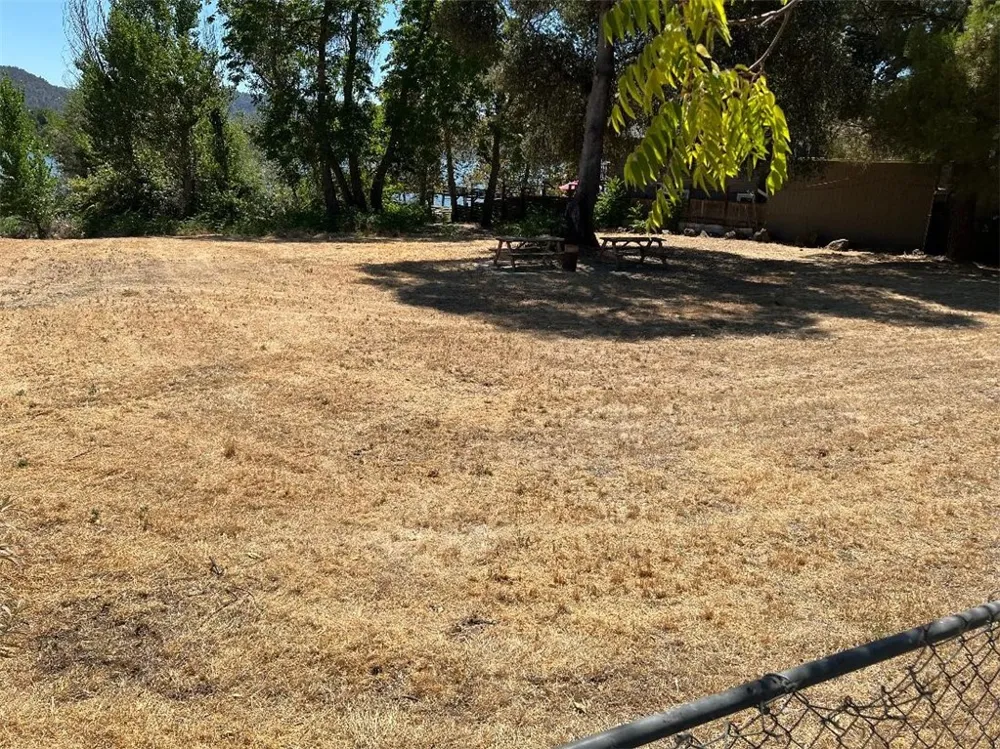 13980 Manakee Avenue Clearlake, CA 95422