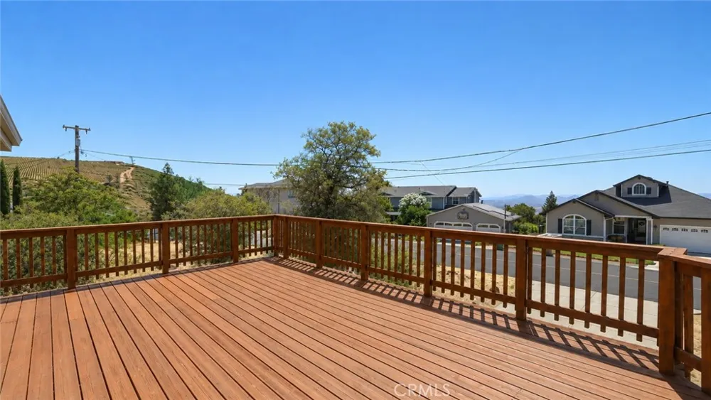 15852 Little Peak Road Hidden Valley Lake, CA 95467