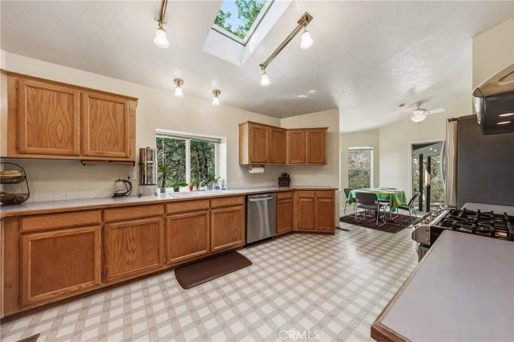 12431 Elk Mountain Upper Lake, CA 95485