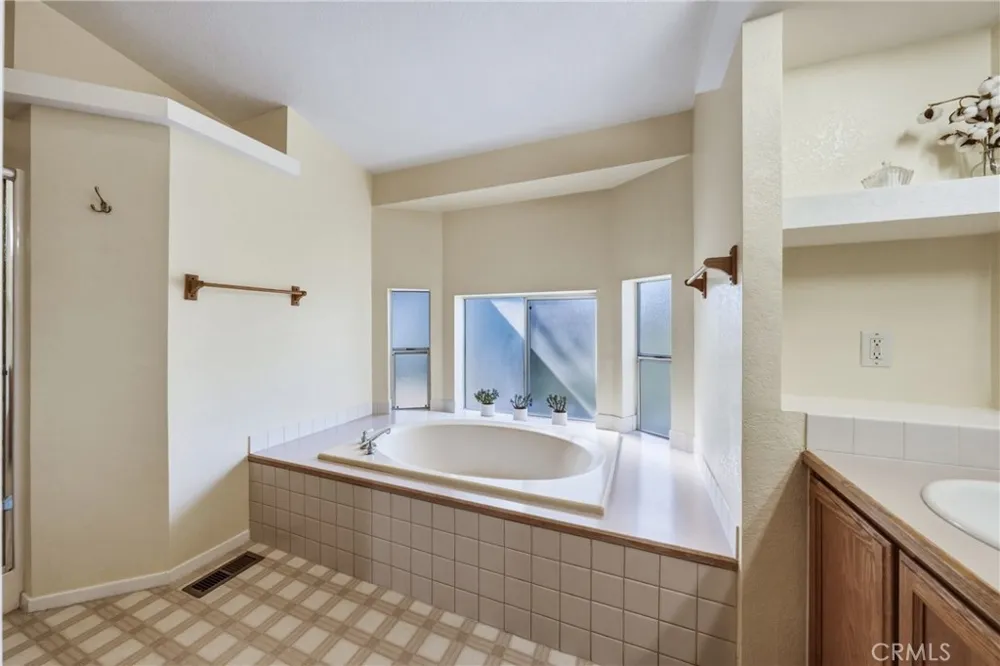 12431 Elk Mountain Upper Lake, CA 95485