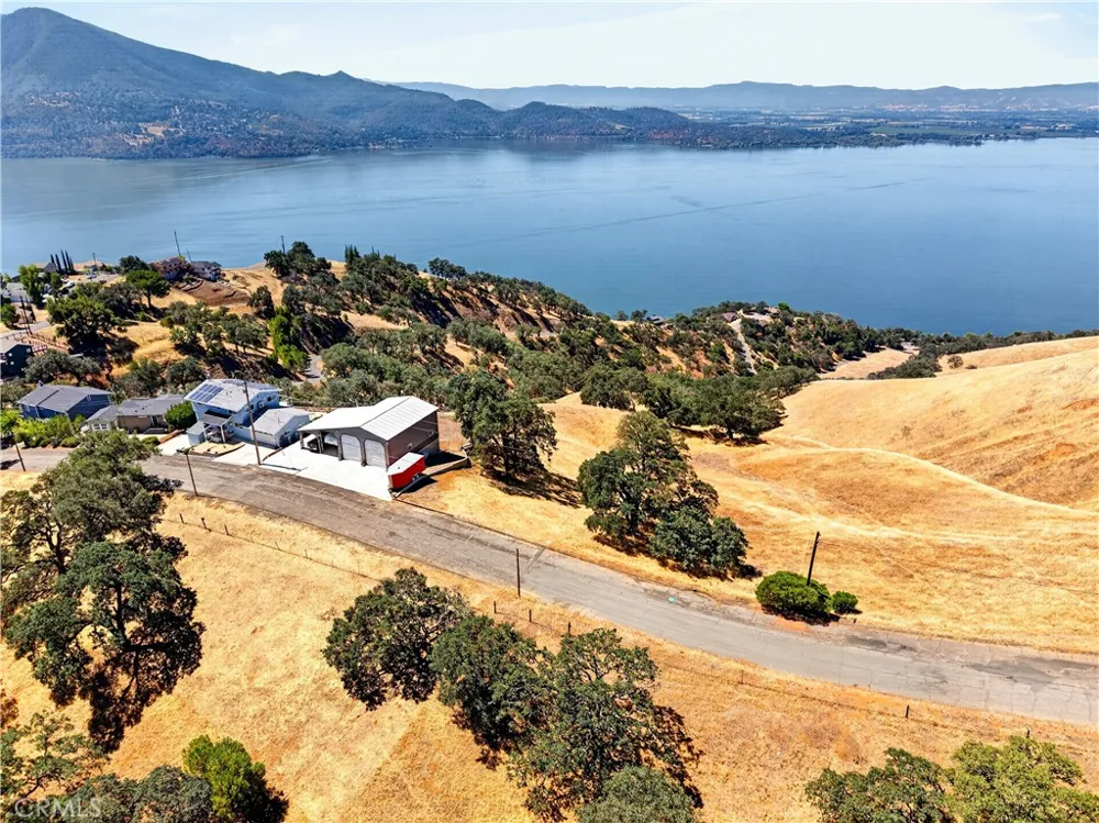 775 Pearl Ct Glenhaven, CA 95458