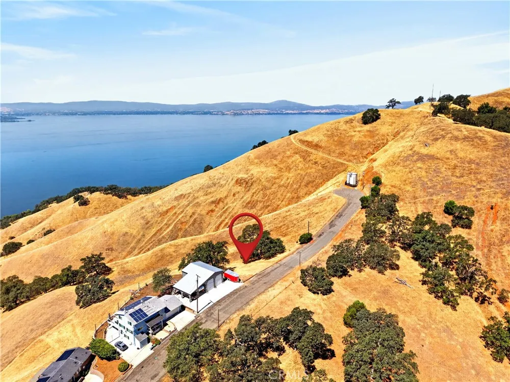 775 Pearl Ct Glenhaven, CA 95458