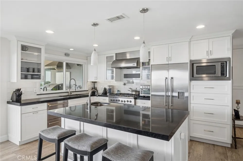 30841 Driftwood Drive Laguna Beach, CA 92651
