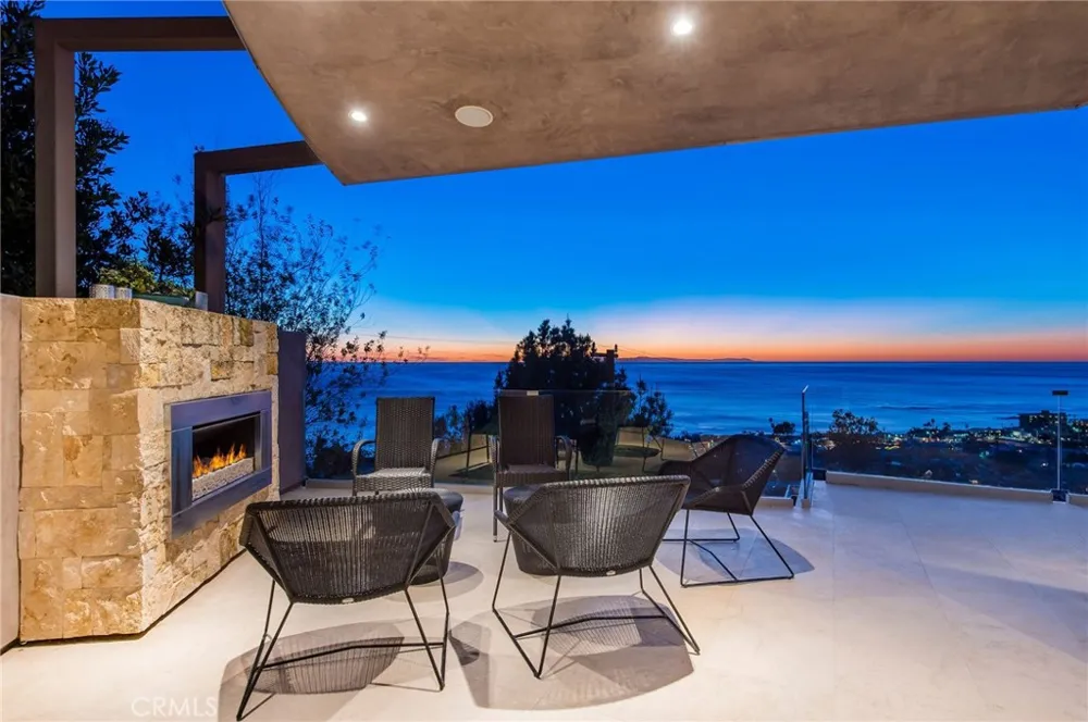 2209 Crestview Place Laguna Beach, CA 92651